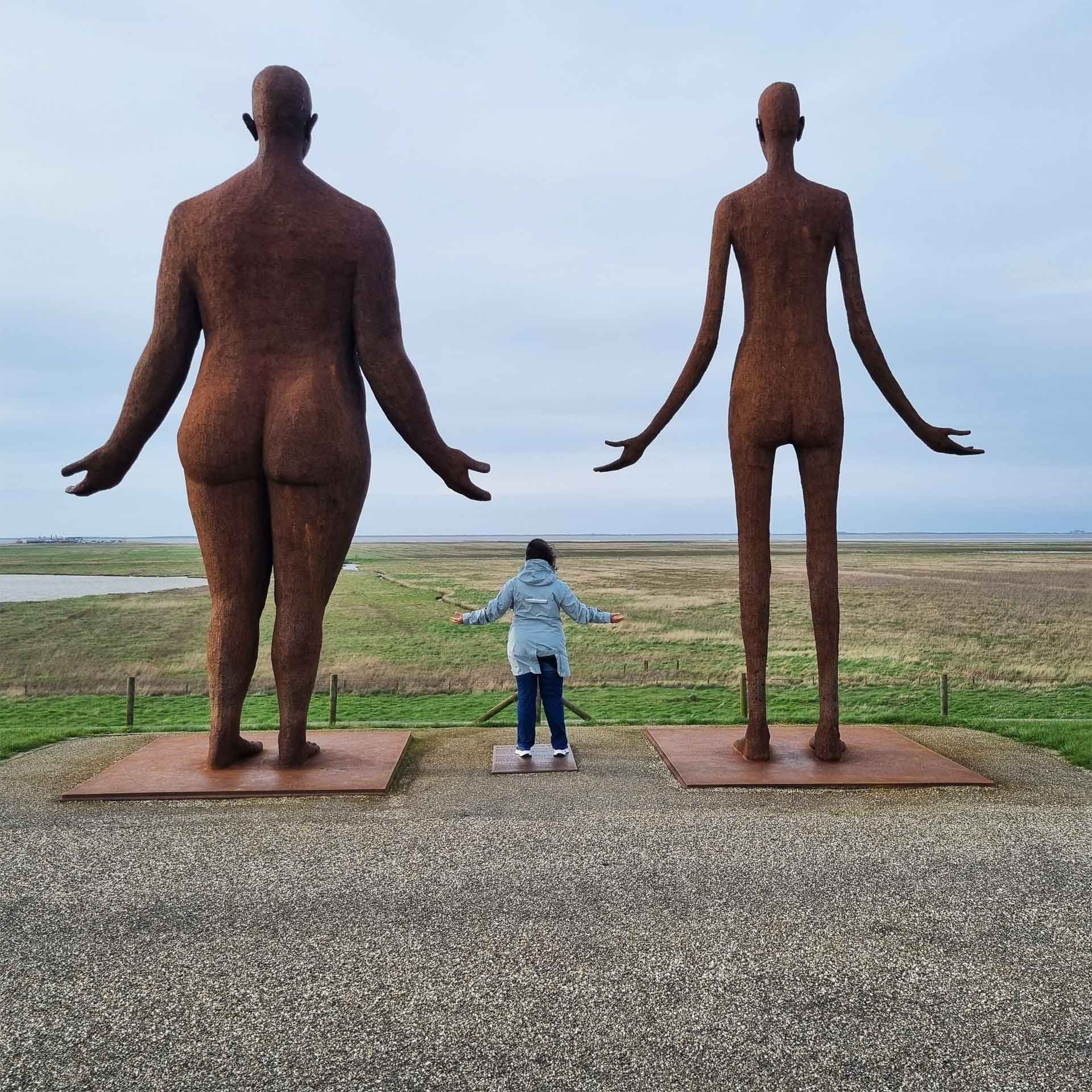 Between Two Statues: A Reflection on Bodies this International No Diet Day